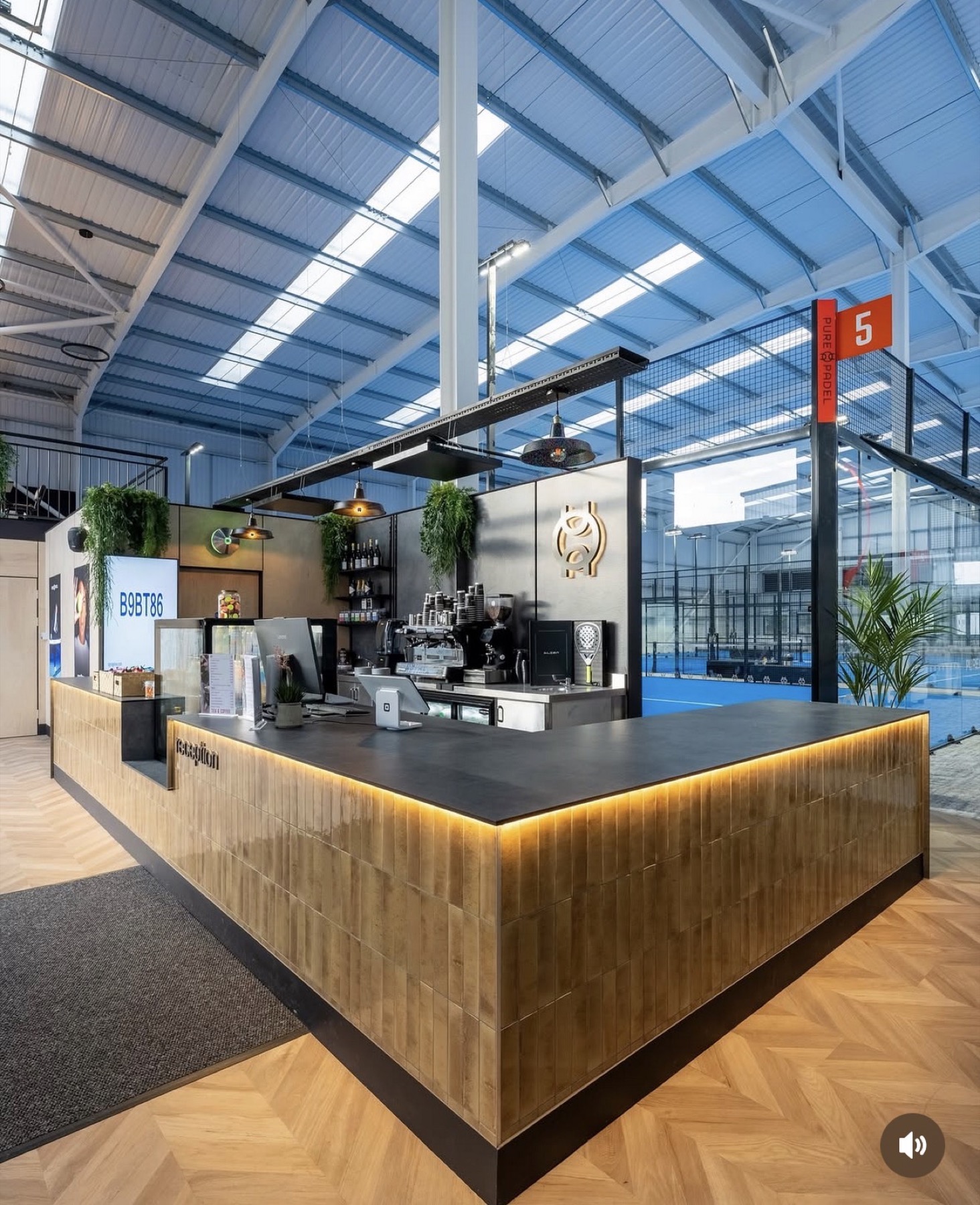 Bespoke commercial café and bar fit-out